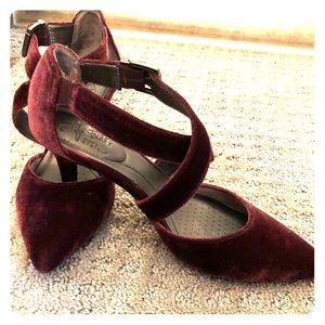 Women’s Velvet Heel